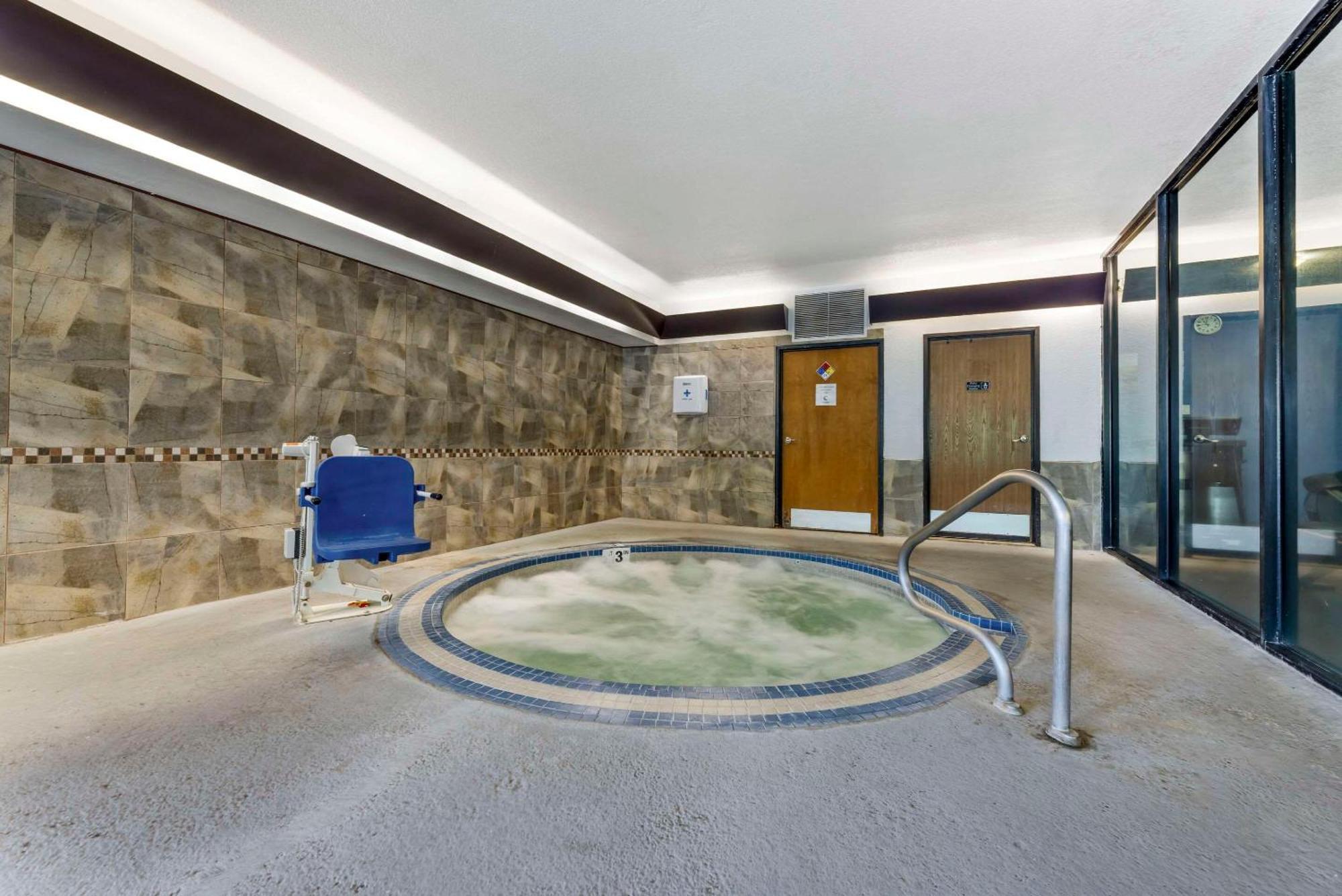 Comfort Suites Near Vancouver Mall Zewnętrze zdjęcie