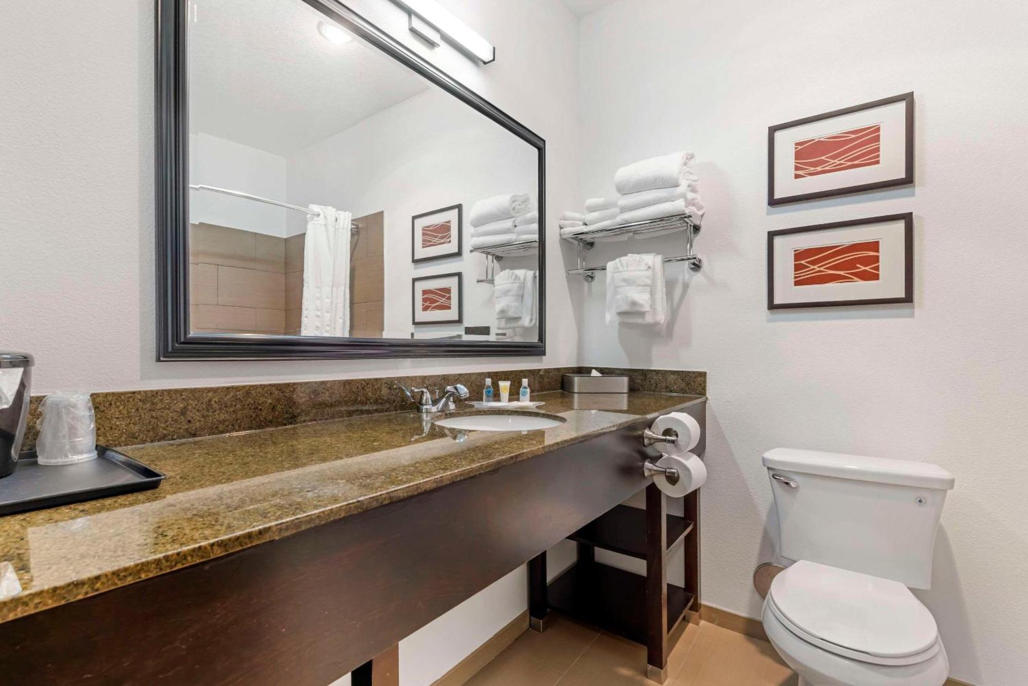 Comfort Suites Near Vancouver Mall Zewnętrze zdjęcie
