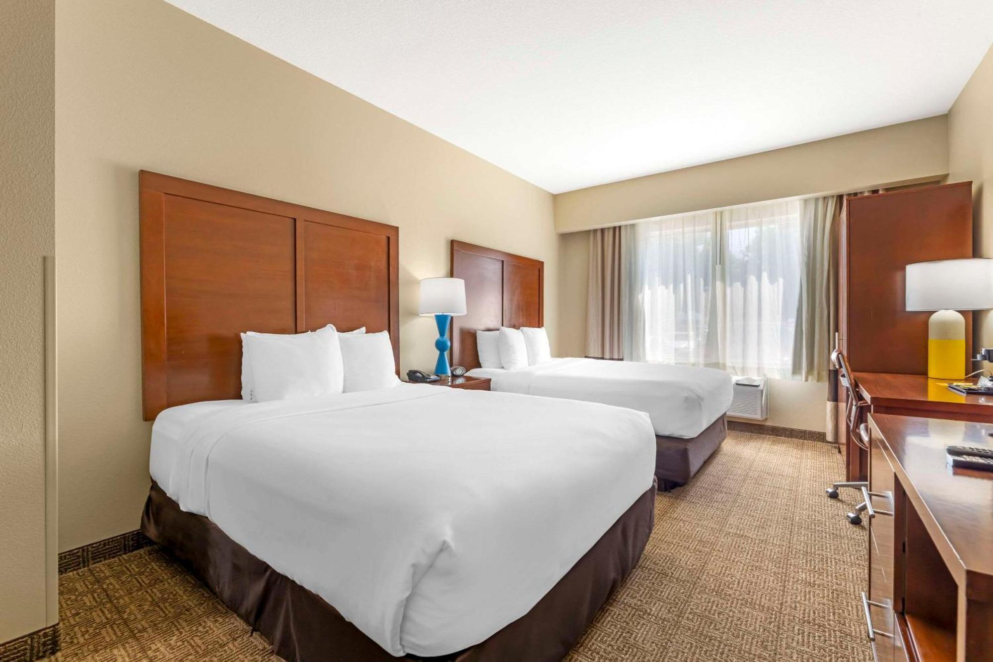 Comfort Suites Near Vancouver Mall Zewnętrze zdjęcie