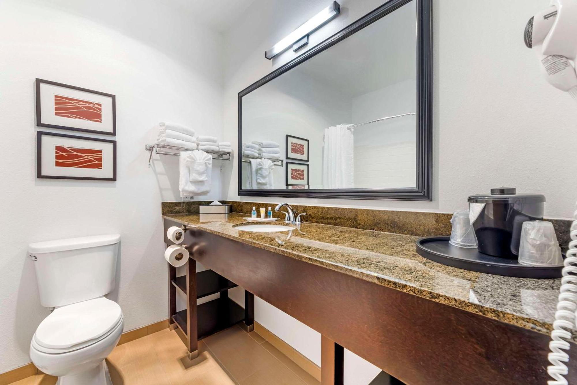 Comfort Suites Near Vancouver Mall Zewnętrze zdjęcie