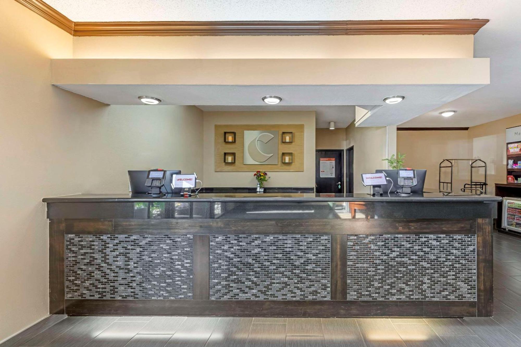 Comfort Suites Near Vancouver Mall Zewnętrze zdjęcie